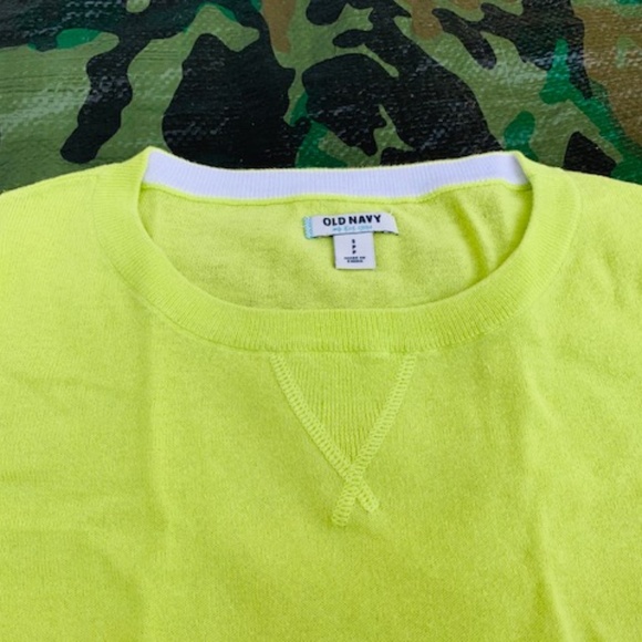 Crew neck light weight sweater size small - Picture 2 of 7